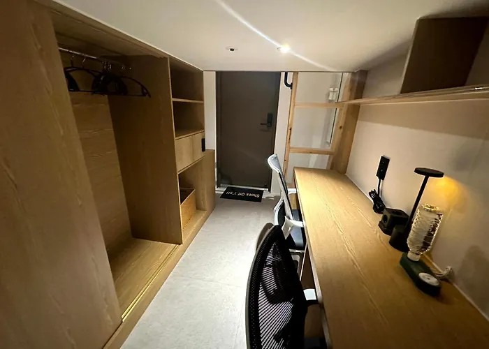 Nomad Live Albergue Busan